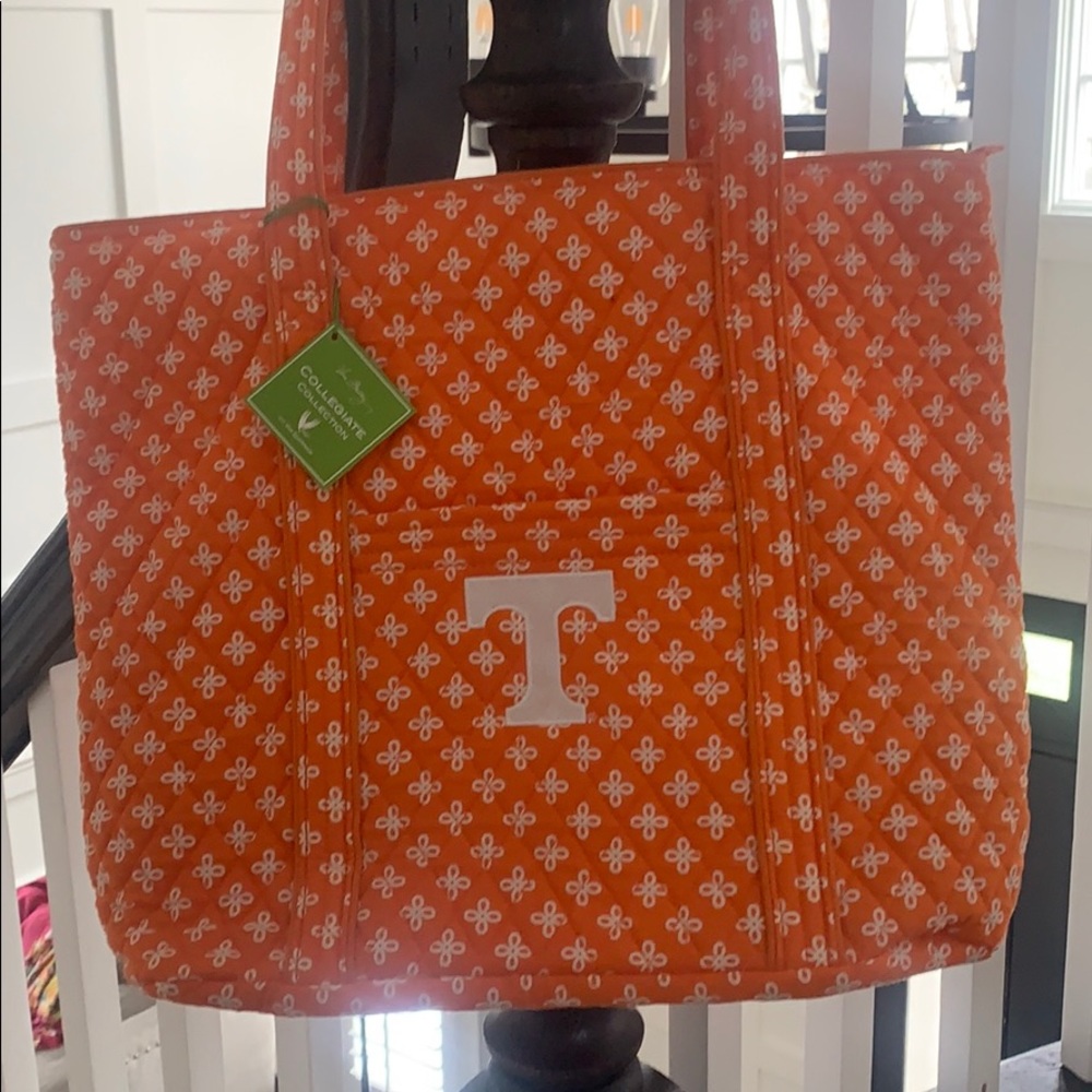 VERA BRADLEY COLLEGIATE COLLECTION UT TOTE